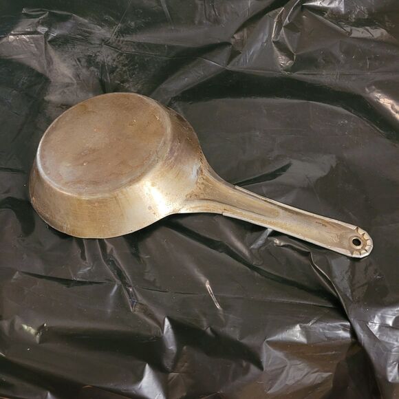 misc friying pans, skillet and sauce pan - Picture 7 of 9